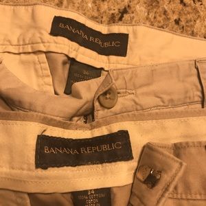 Two Men’s Banana Republic chino shorts 34 MINT!